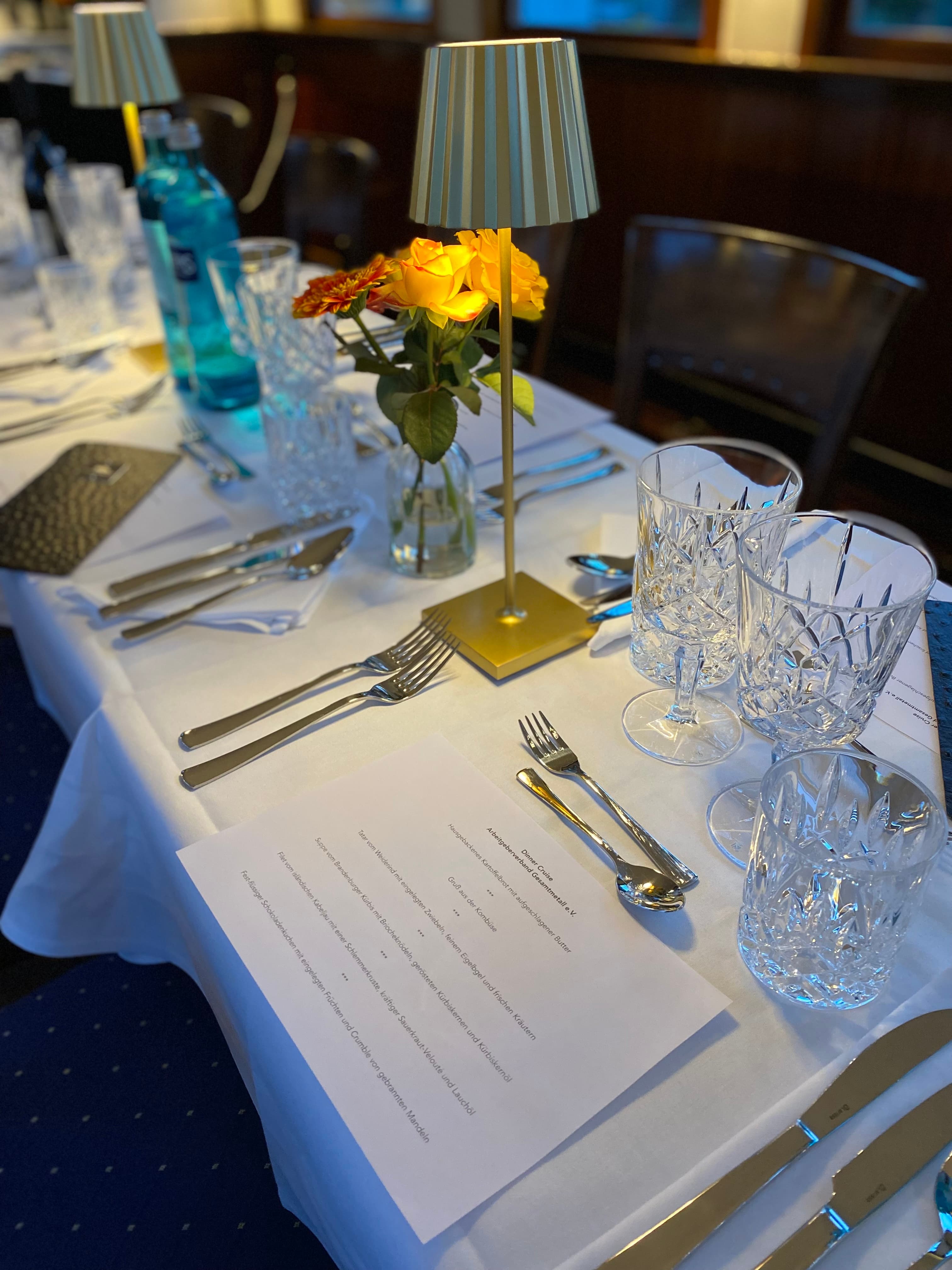 Gedeckte Tafel auf der HEMINGWAY — Detail