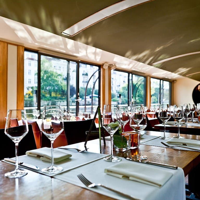 DAS RESTAURANTSCHIFF PATIO 2