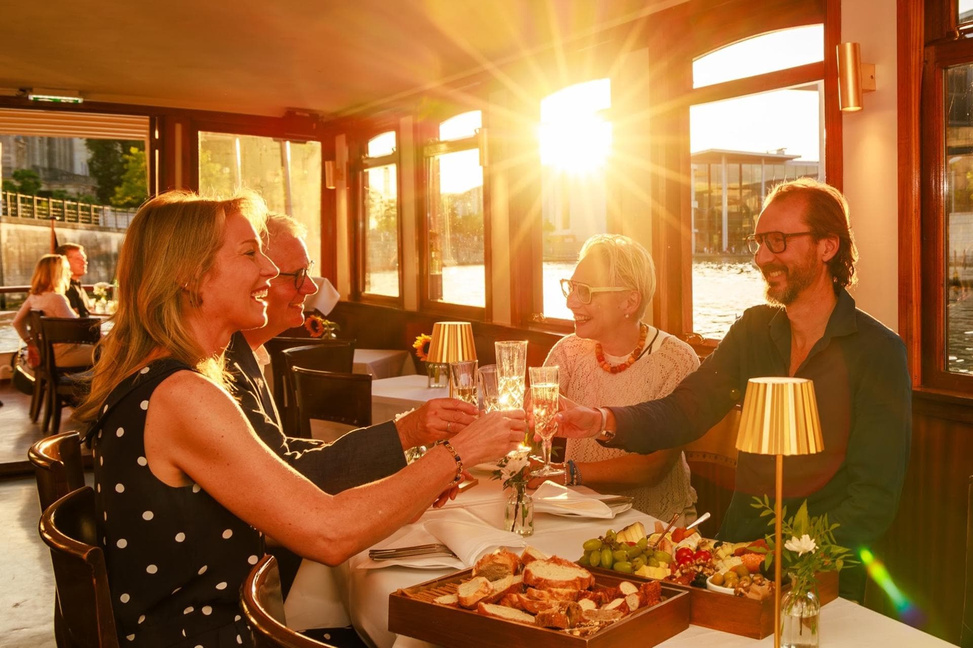 Schiffstour in Berlin - die Motoryacht Fitzgerald